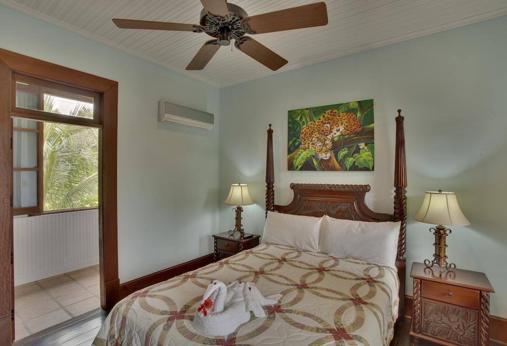 Mahogany Hall Luxury Boutique Resort San Ignacio Exteriör bild