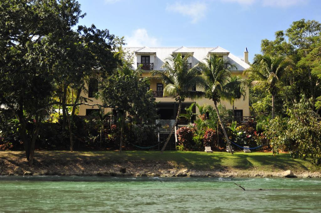 Mahogany Hall Luxury Boutique Resort San Ignacio Exteriör bild