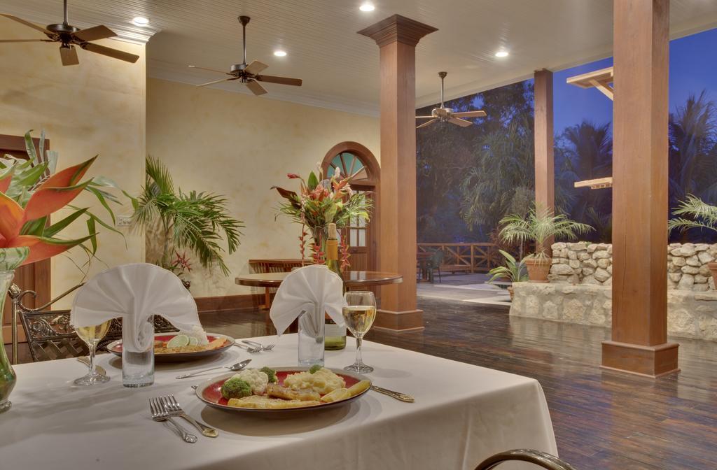 Mahogany Hall Luxury Boutique Resort San Ignacio Exteriör bild