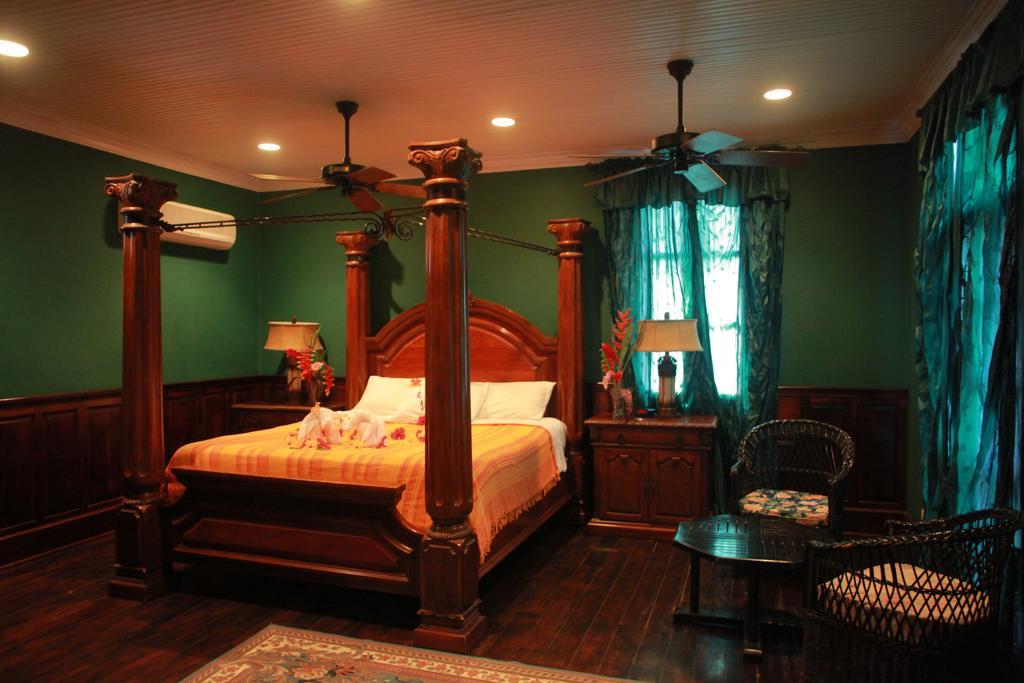 Mahogany Hall Luxury Boutique Resort San Ignacio Exteriör bild