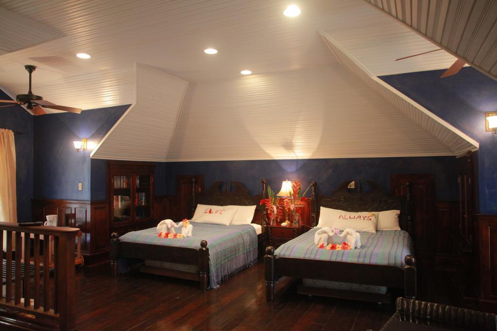 Mahogany Hall Luxury Boutique Resort San Ignacio Exteriör bild