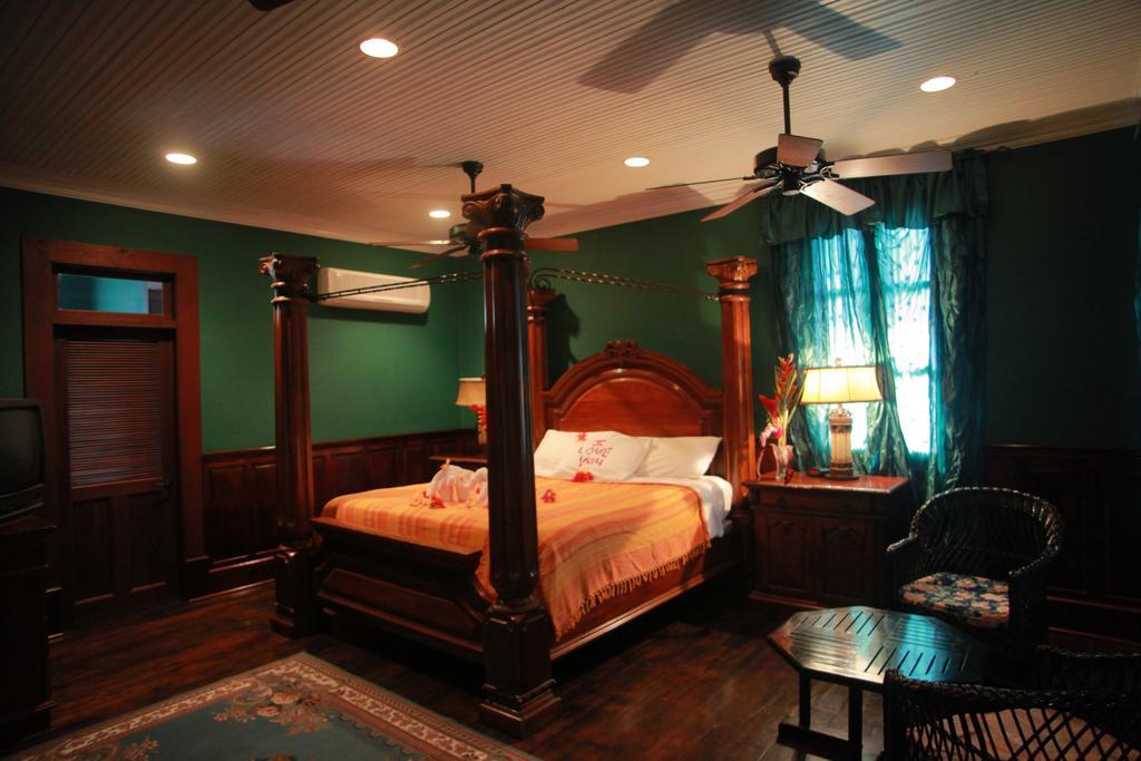 Mahogany Hall Luxury Boutique Resort San Ignacio Exteriör bild