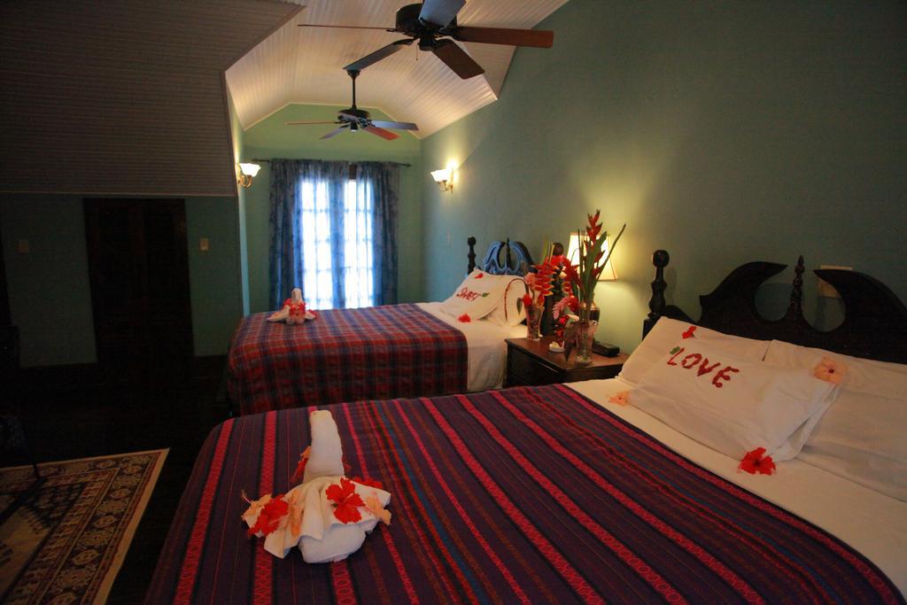 Mahogany Hall Luxury Boutique Resort San Ignacio Exteriör bild