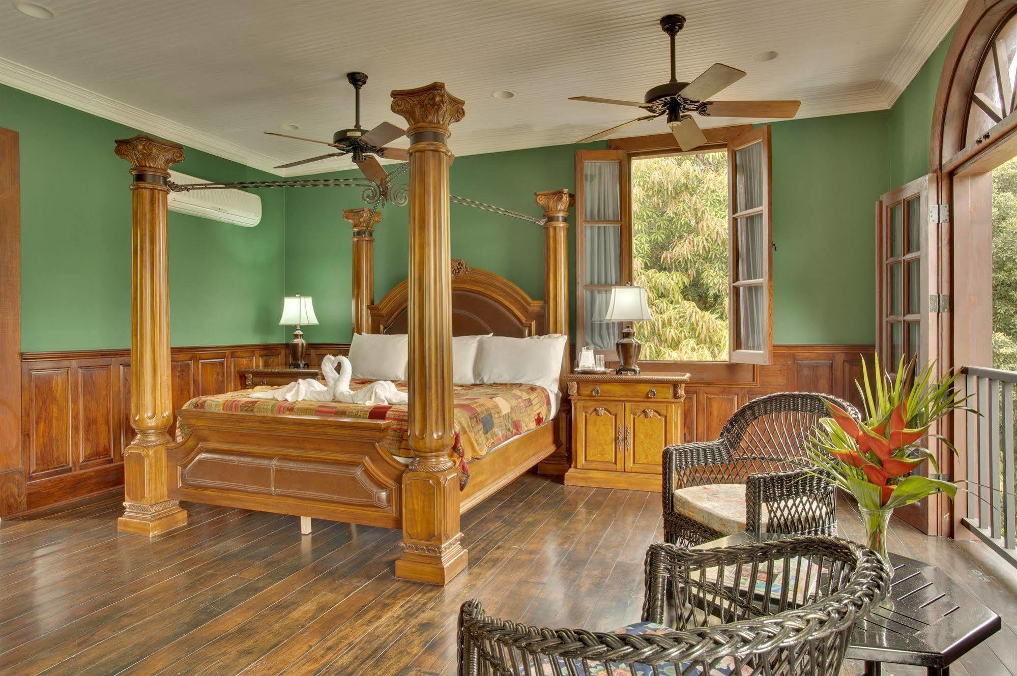 Mahogany Hall Luxury Boutique Resort San Ignacio Exteriör bild